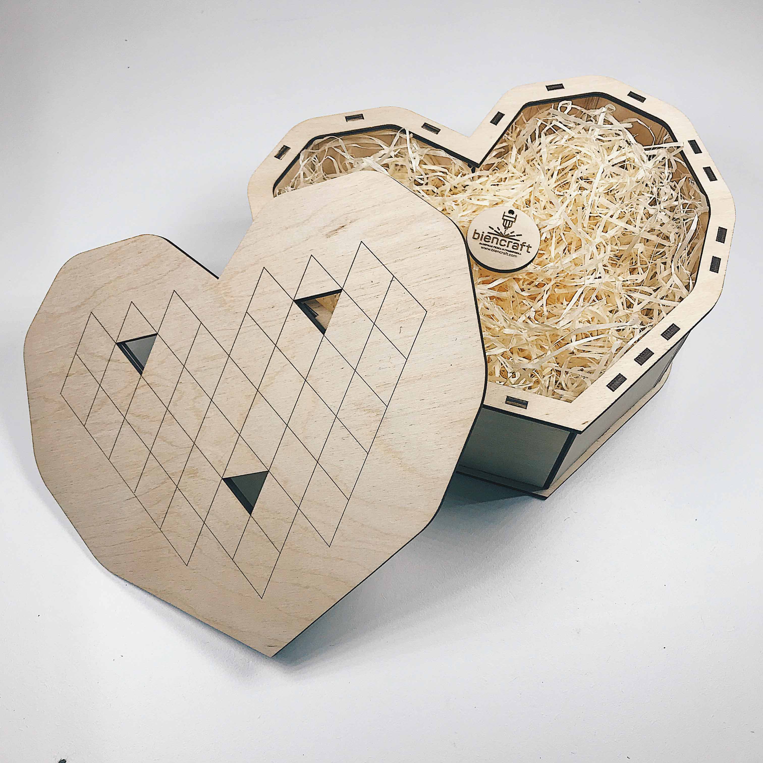 Коробка Сердце из фанеры 200 грн